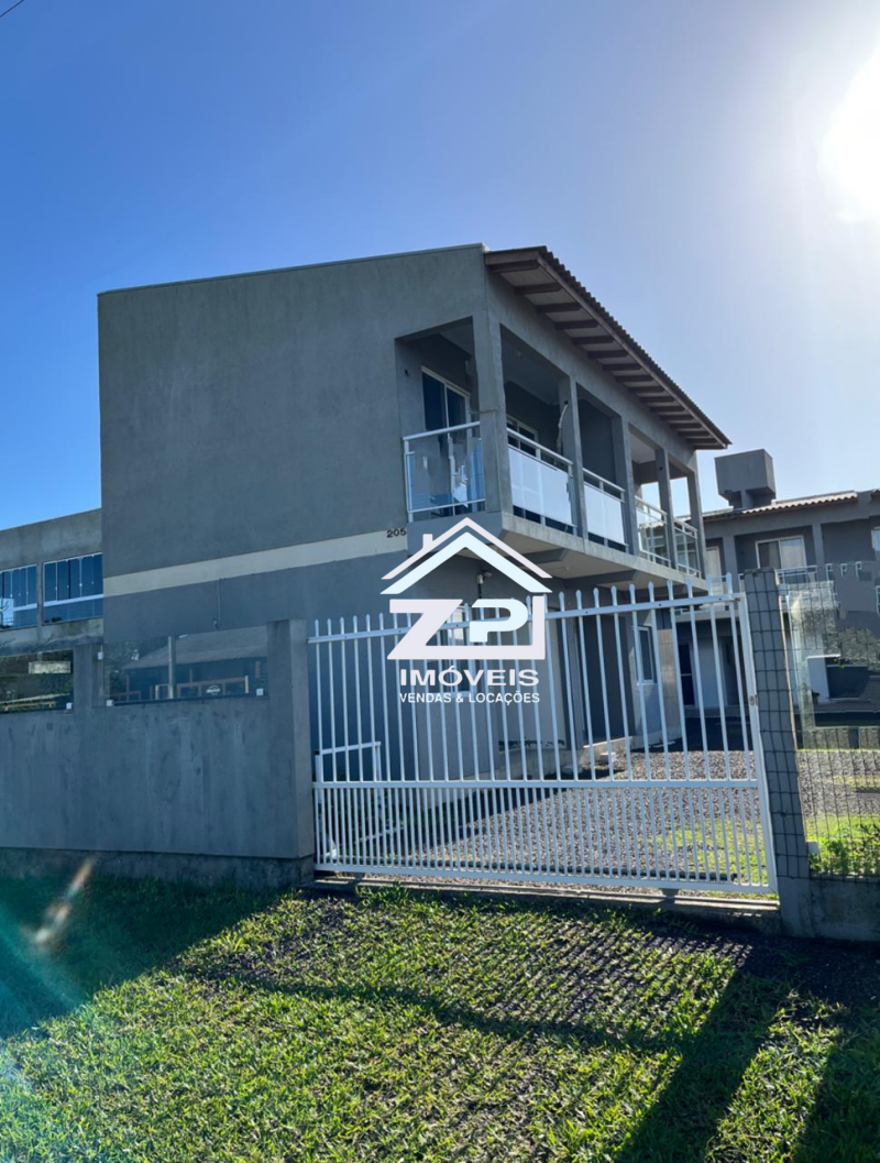 Sobrado à venda mobiliado com 02 dormitórios - 200 metros do mar - 60M² - Balneário Atlântico