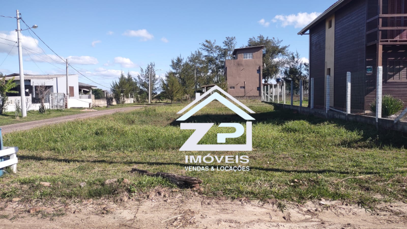 Terreno de esquina à venda a 50 metros do mar - 300m² - Jardim Olivia Norte