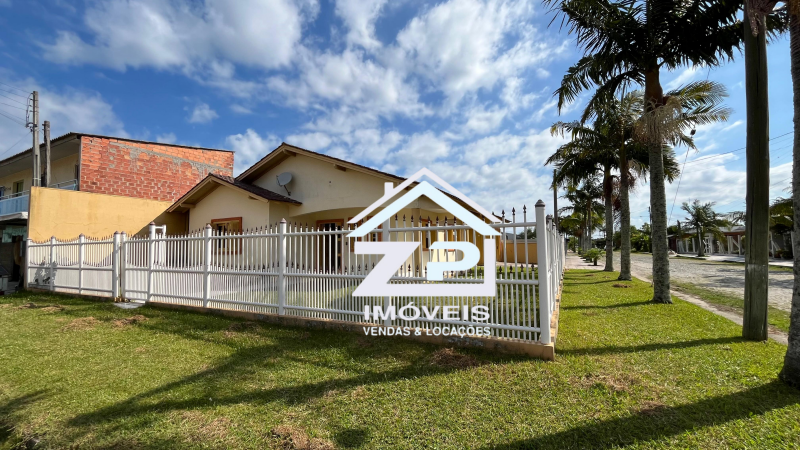Casa à venda no centro com 03 dormitórios - 160m² - Arroio do Sal