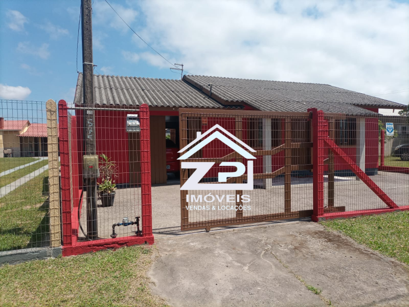 Casa com piscina - Araucárias
