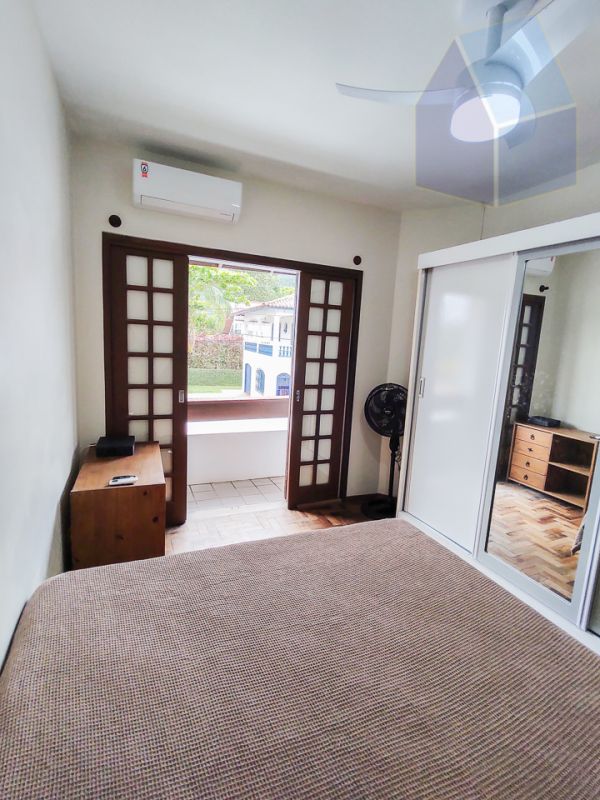 Casa 2 pisos com 3 dormitórios a 150mts da praia da Cachoeira do Bom Jesus