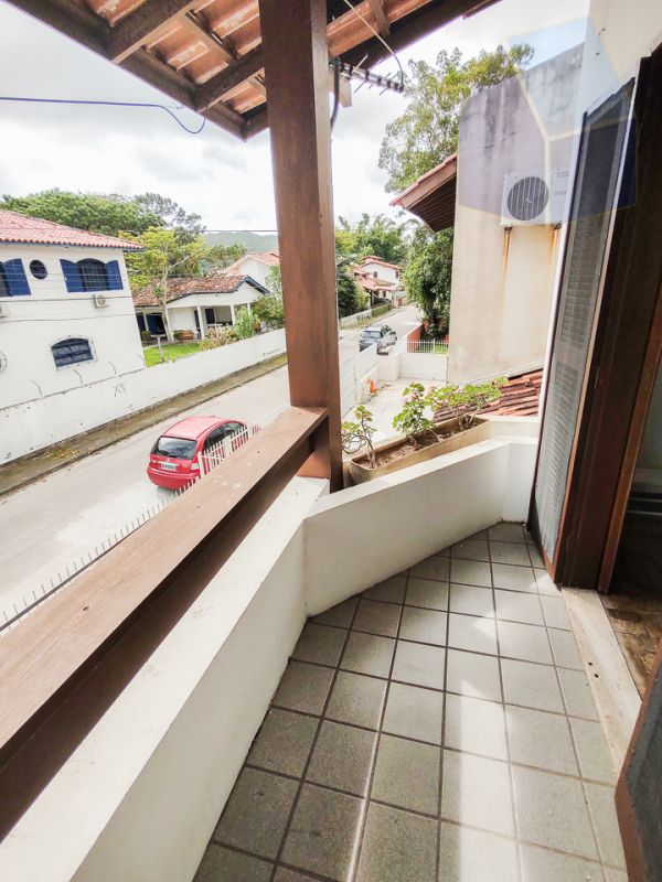 Casa 2 pisos com 3 dormitórios a 150mts da praia da Cachoeira do Bom Jesus