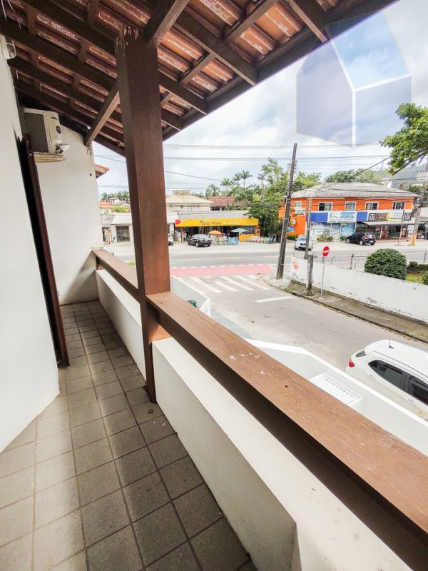 Casa 2 pisos com 3 dormitórios a 150mts da praia da Cachoeira do Bom Jesus