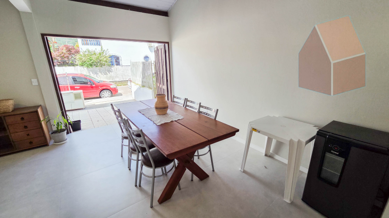 Casa 2 pisos com 3 dormitórios a 150mts da praia da Cachoeira do Bom Jesus