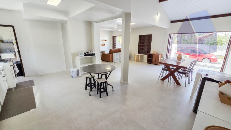 Casa 2 pisos com 3 dormitórios a 150mts da praia da Cachoeira do Bom Jesus