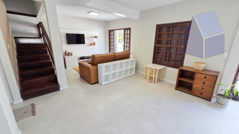 Casa 2 pisos com 3 dormitórios a 150mts da praia da Cachoeira do Bom Jesus