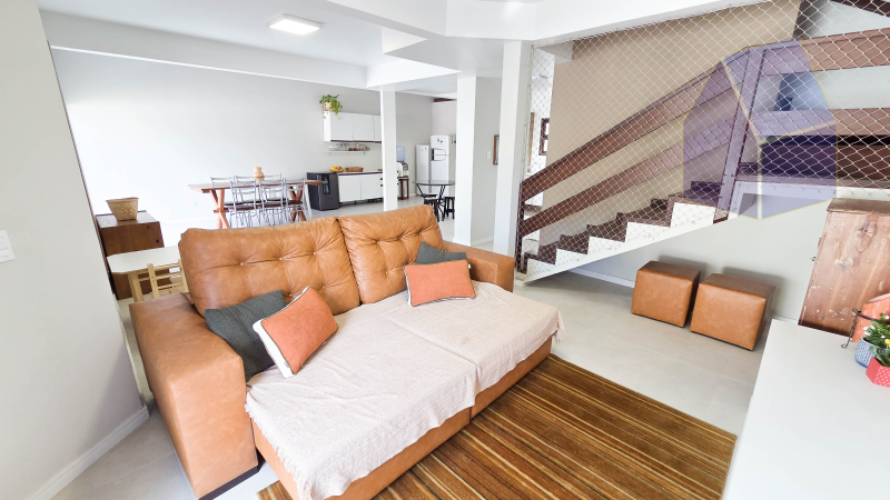 Casa 2 pisos com 3 dormitórios a 150mts da praia da Cachoeira do Bom Jesus