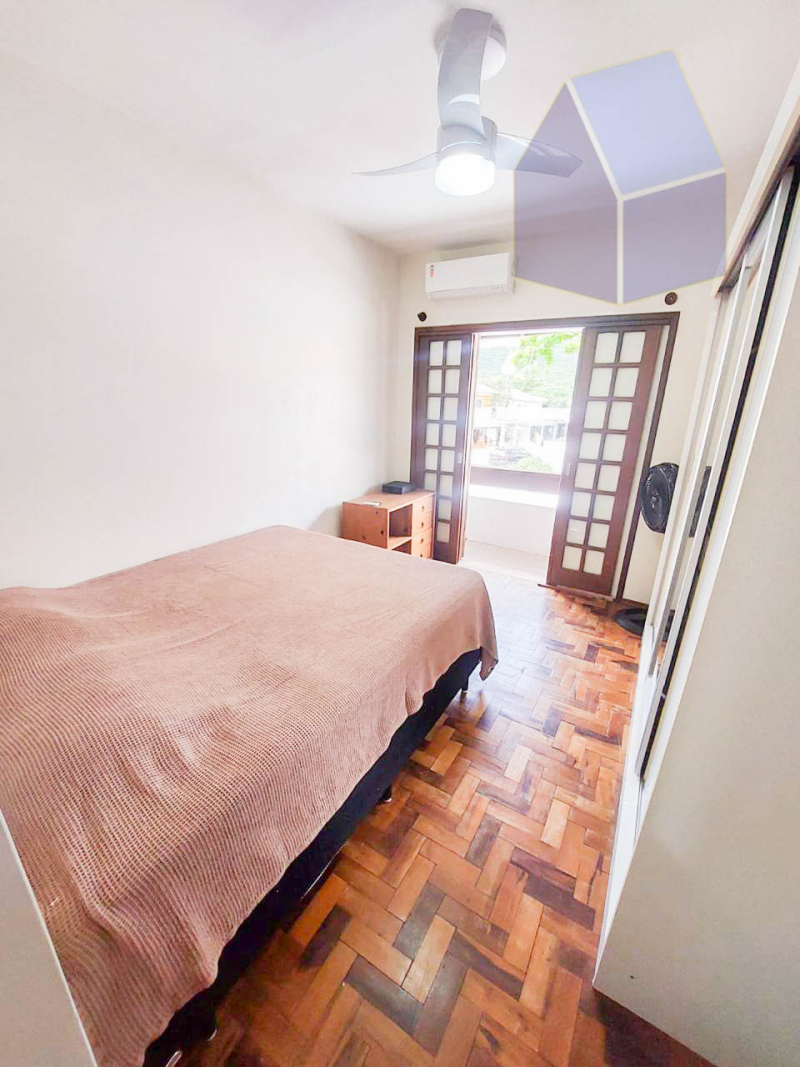 Casa 2 pisos com 3 dormitórios a 150mts da praia da Cachoeira do Bom Jesus