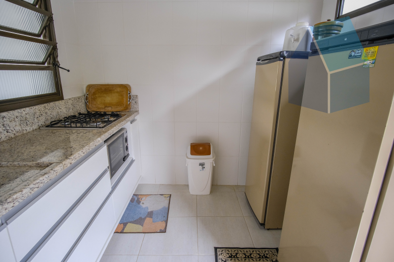 Linda casa com 3 dormitórios, área externa e perto da praia