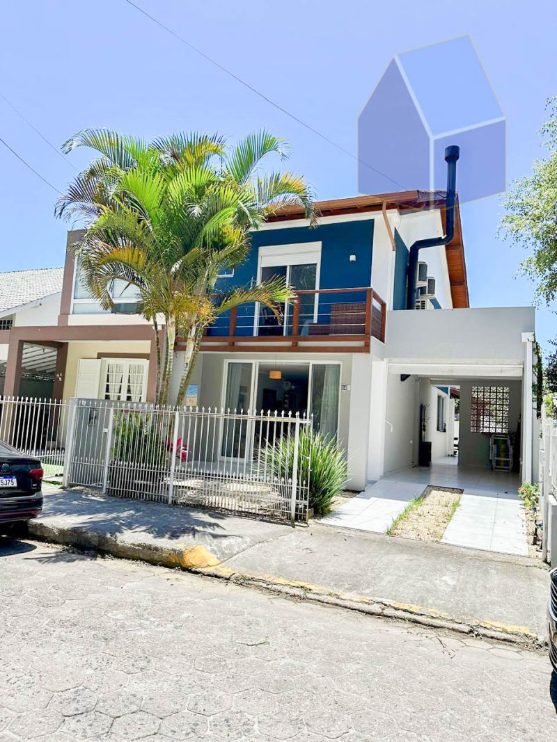 Linda casa com 4 dorm. a 40mts da praia da Cachoeira do Bom Jesus