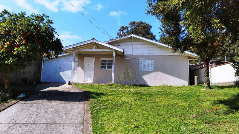 Casa com 4 Dormitórios (sendo 1 Suíte)