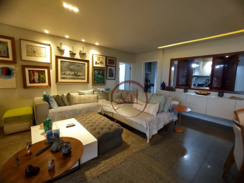 Morro do Gato - 3 suítes sendo uma com closet, 3 garagens, 140m²