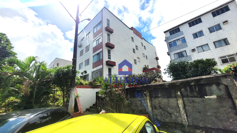3/4 Com Dependência, no Condomínio dos Securitários em Pituaçú.