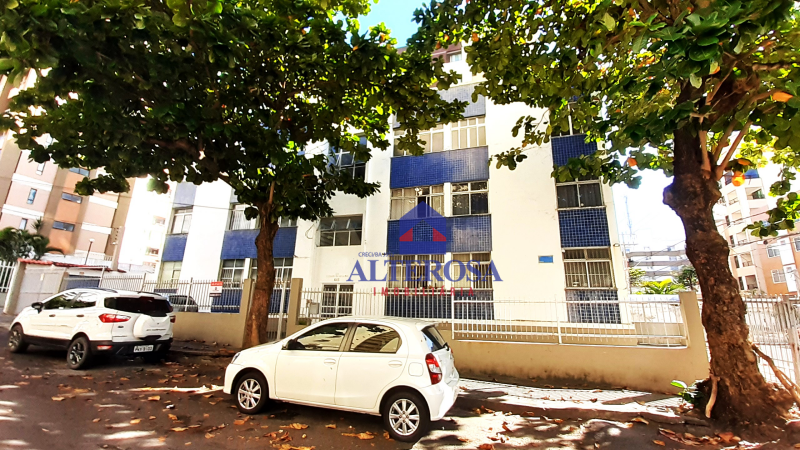 3/4 Amplo, Com Armários Dependência e Garagem na Rua Bahia Pituba.