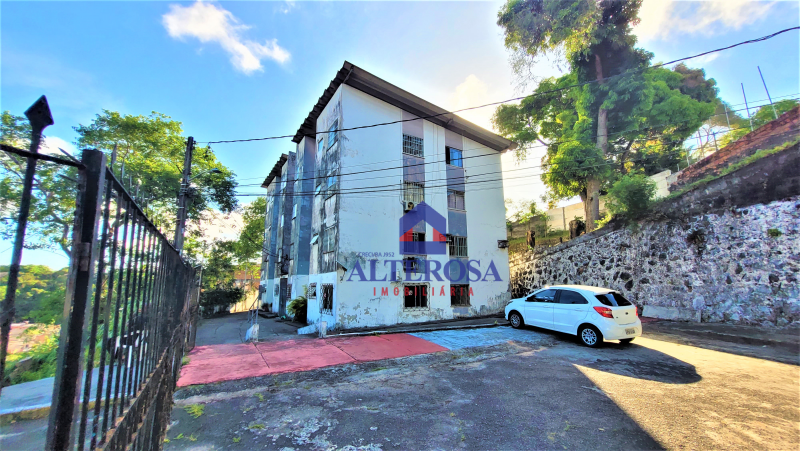 2/4 Com Área de Serviço no Vale das Árvores, na Silveira Martins Cabula.
