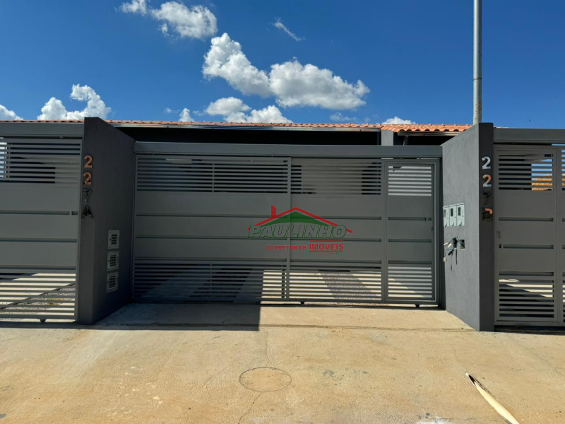 Alugo casa no Santa Felicidade