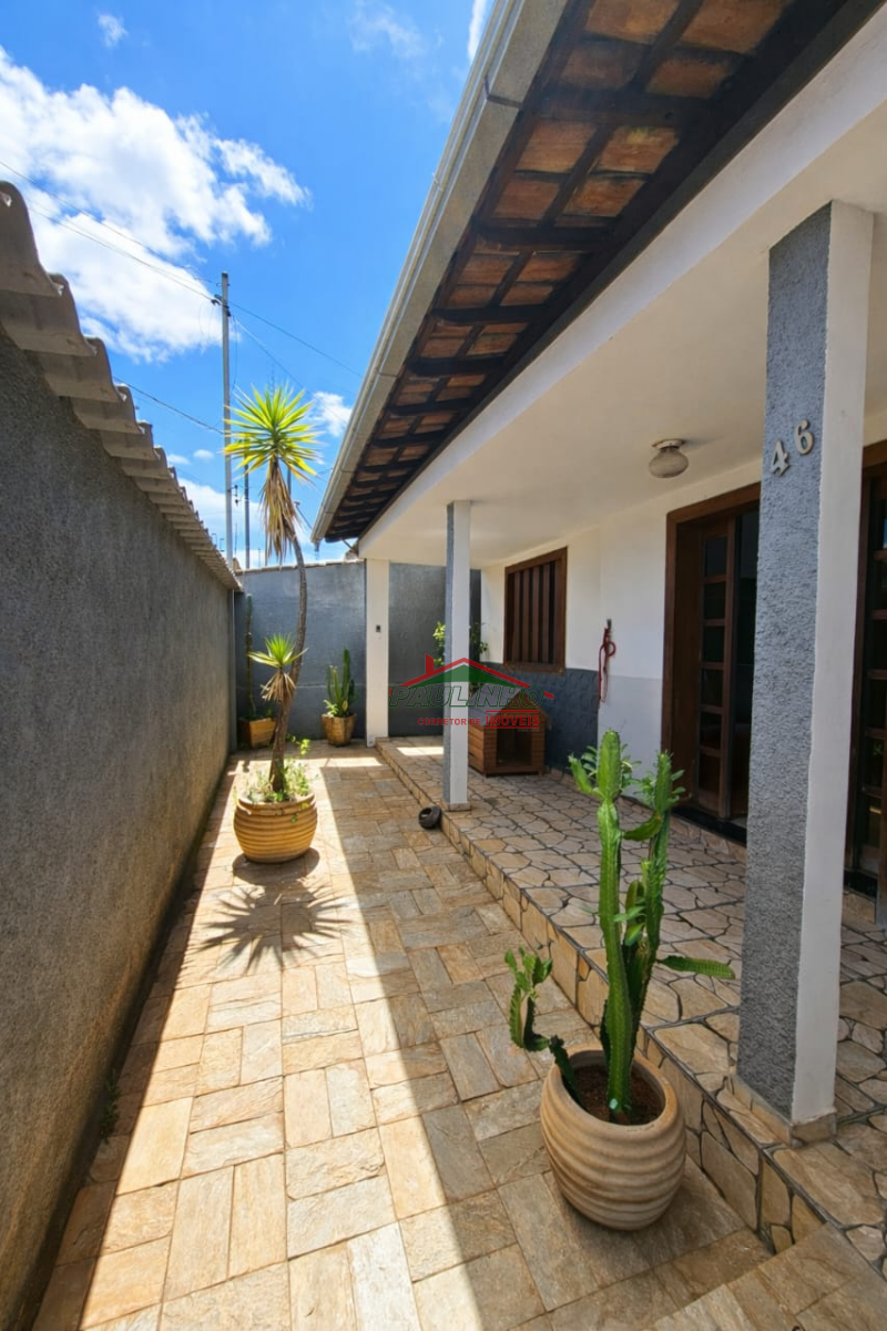 Vendo casa a apenas 50 metros da Lagoa da Boa Vista em Sete Lagoas MG