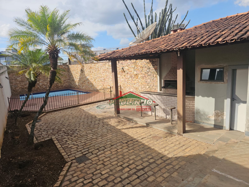 Apartamento primeiro andar no Centro