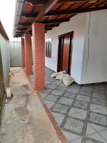 Alugo Casa Colonial no Santa Rita de Cássia