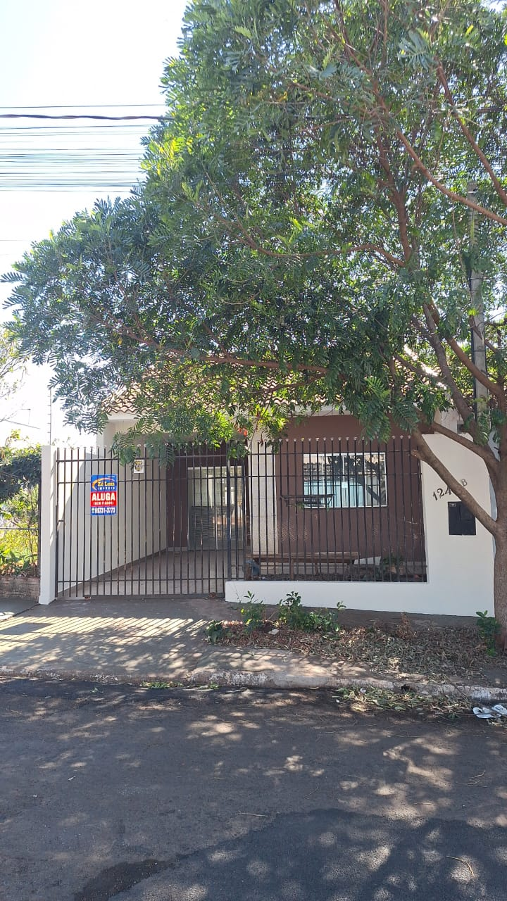 ALUGA CASA NA RUA JOSE MARTI, 1237, JARDIM NOVA INDEPENDENCIA.