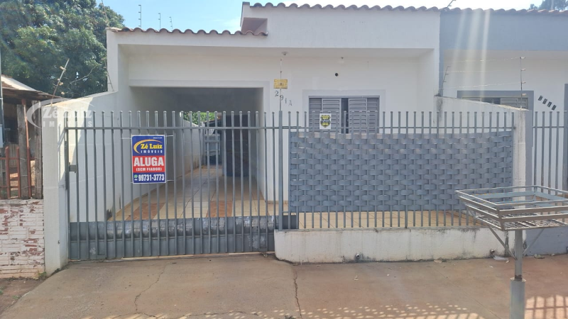 ALUGA CASA NA RUA AUGUSTO BIRCHES TERRÃO, 291 A, CENTRO DE SARANDI