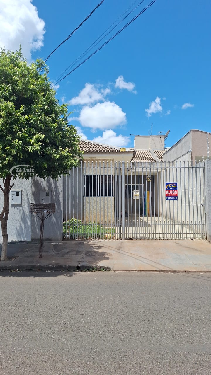 ALUGA CASA NA RUA CARLOS GOMES, 1589 B, JARDIM PANORAMA