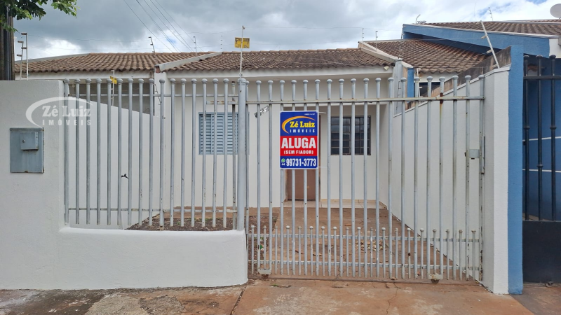 ALUGA CASA NA AV. BOM PASTOR, 1228 B NO JARDIM BOM PASTOR