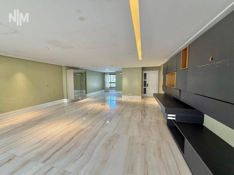 Apartamento com 3 suítes na Pituba