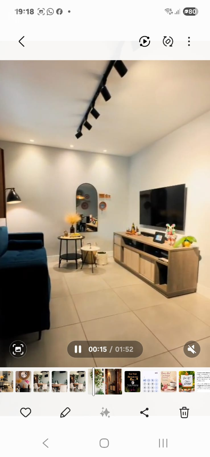 Casa com 4/4 (1 suíte) em Buraquinho (LF)
