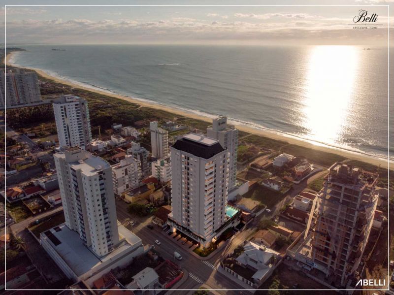 Apartamento quadra mar Balneário Piçarras -SC.  Toda essa beleza você encontra no BEllI EXCLUSIVE HOME.
