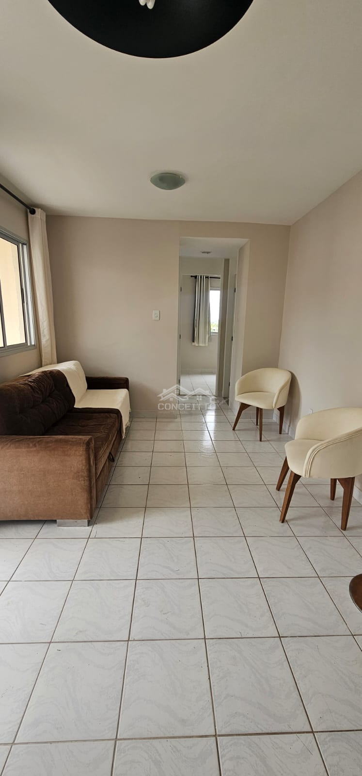 Apartamento semi mobiliado em Condomínio fechado – 2/4 sendo 1 Suíte - Buraquinho