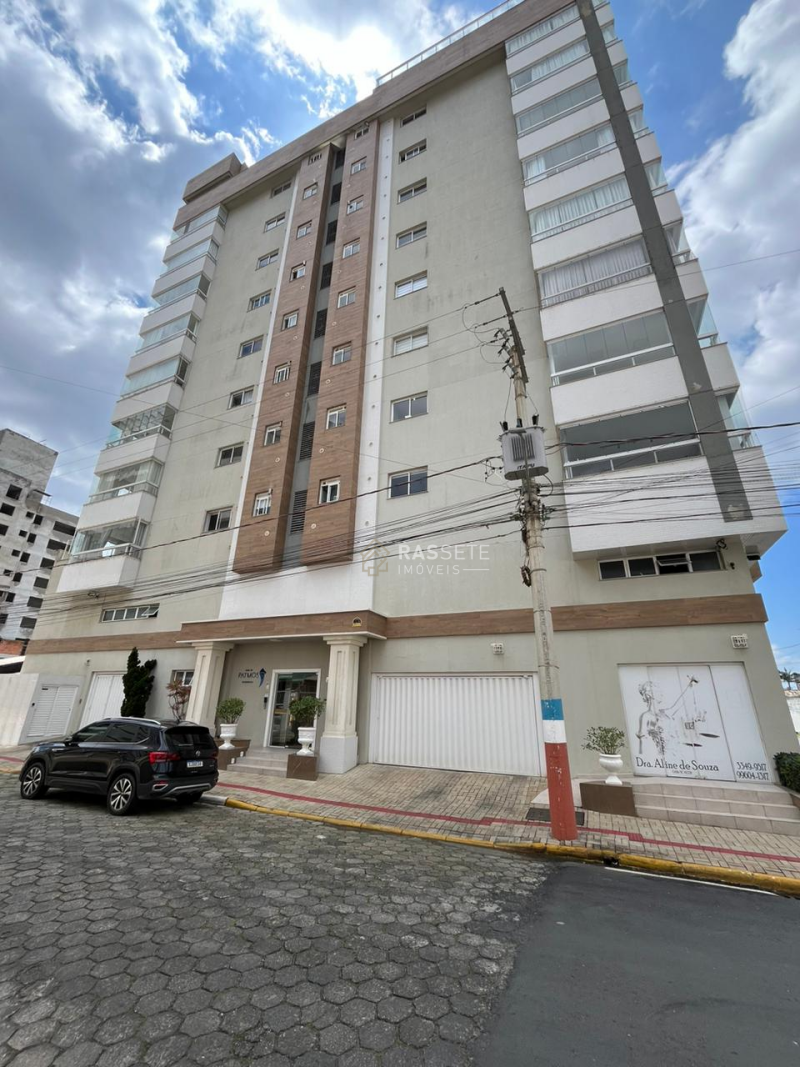 APARTAMENTO NO RESIDENCIAL ILHA DE PATMOS COM UMA LINDA VISTA PARA O MAR