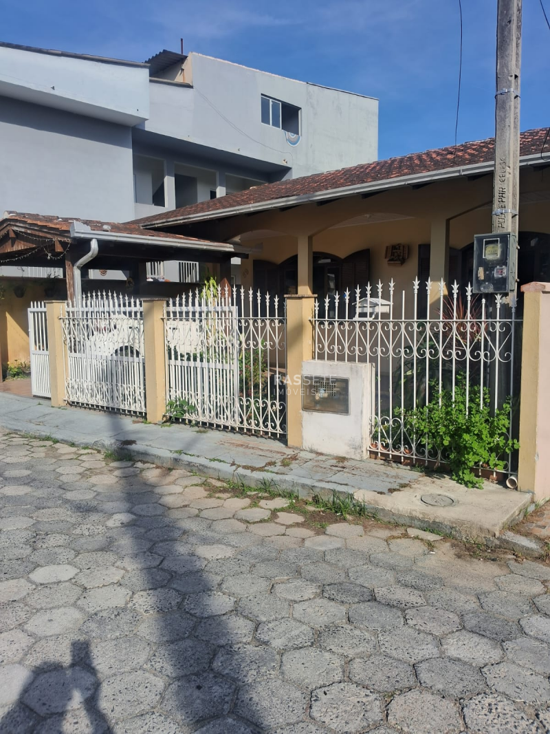 CASA NO BAIRRO GRAVATÁ, PENHA/SC