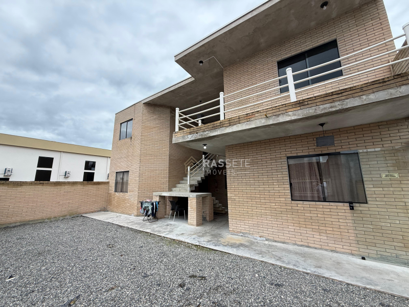 IMÓVEL COM 10 LOFTS A VENDA NA AVENIDA PREFEITO JOSÉ JUVENAL MAFRA, BAIRRO MEIA PRAIA, NAVEGANTES/SC
