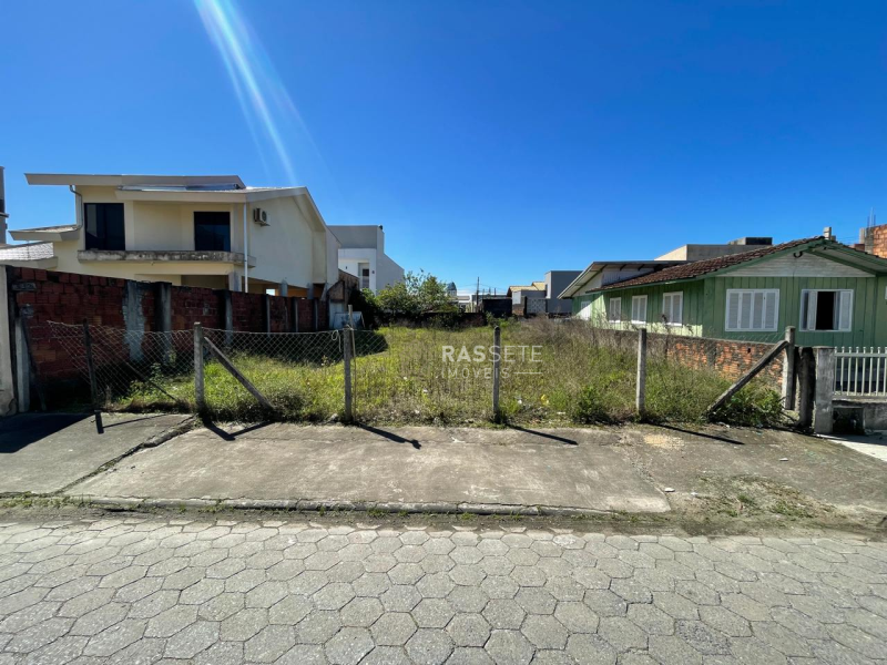 TERRENO NO CENTRO DE NAVEGANTES/SC
