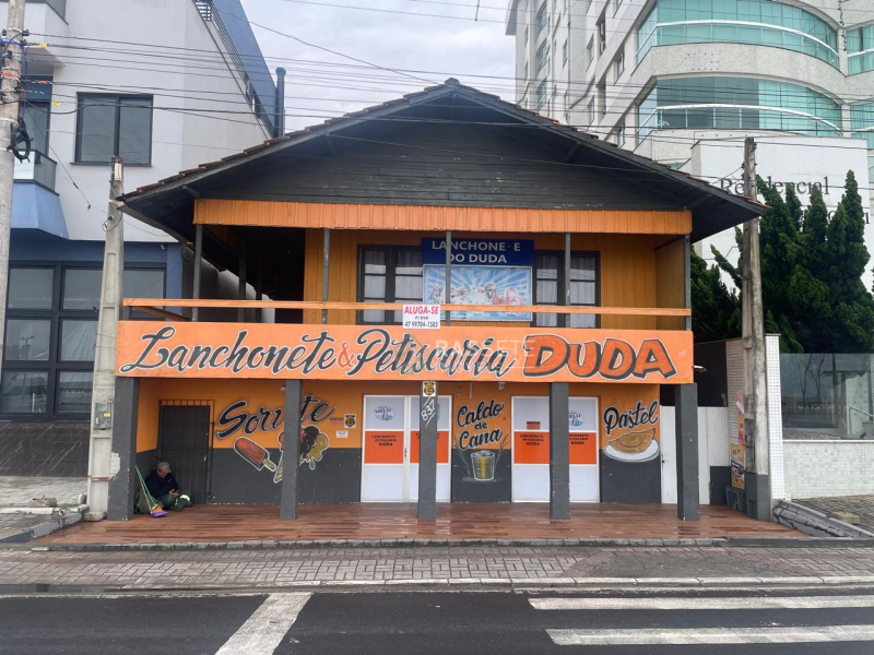 IMÓVEL COMERCIAL FRENTE MAR NO CENTRO DE NAVEGANTES/SC