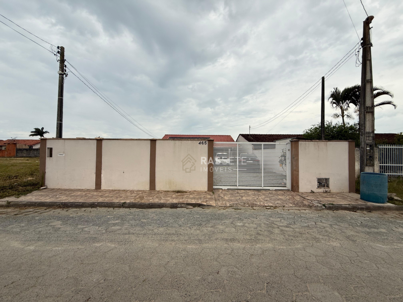 CASA NO CENTRO DA PENHA/SC
