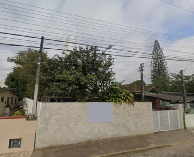 CASA NO CENTRO DE NAVEGANTES/SC