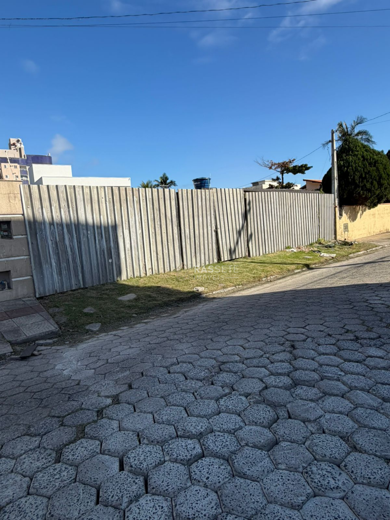 TERRENO EXCLUSIVO NO CENTRO DE NAVEGANTES/SC