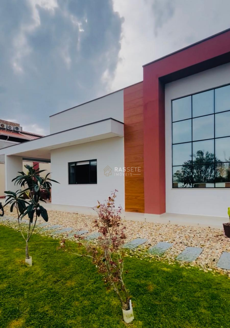 CASA ALTO PADRÃO NO BAIRRO ARMAÇÃO, PENHA/SC