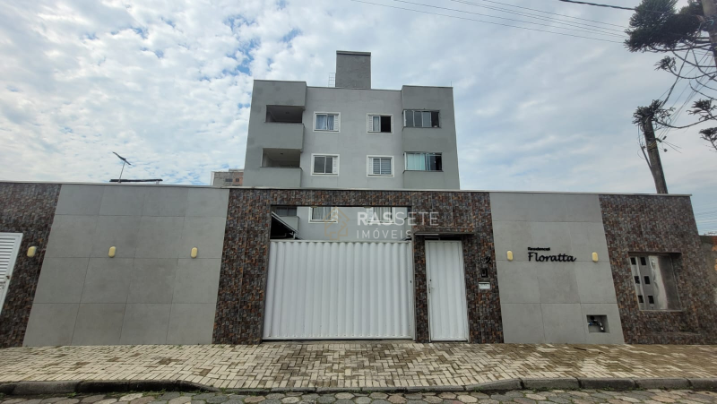 APARTAMENTO NO CENTRO DE NAVEGANTES/SC Á 400 METROS DO MAR