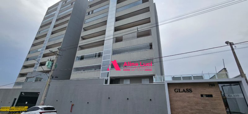 Apto 02 dts, sendo 01 suíte, com closet  !! Glass Campolim