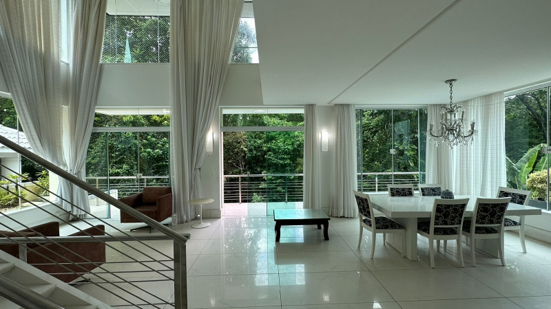 CASA À VENDA, 04 SUÍTES, 494m2,  EM ALPHAVILLE 1,       SALVADOR/BA.