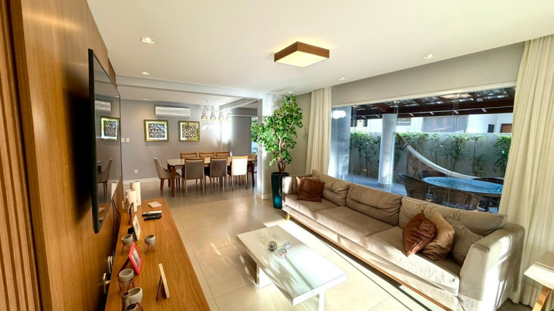 Jaguaribe, Casa de Alto Padrão Para Venda,  04 Quartos Com 04 Suítes e 03 Closets,  Salvador/BA.