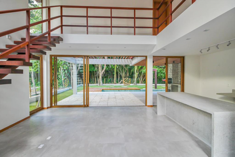 CASA À VENDA EM PRAIA DO FORTE, 220m2, 04 QUARTOS 04 SUÍTES - MATA DE SÃO JOÃO/BA.