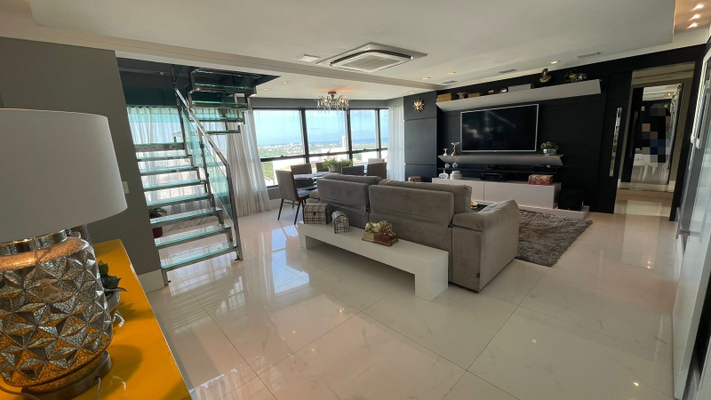 Apartamento de  Cobertura à Venda, 3/4, Porteira Fechada, 226m2, Nascente, Alphaville 1.   Salvador -BA.