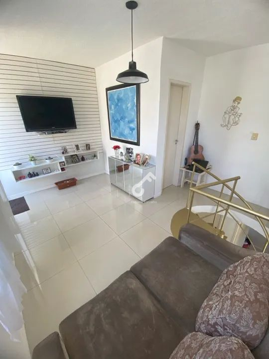 CAJI, Lauro de Freitas. Cobertura de escadas com 3 quartos reversível para 4 quartos, 95m², condomínio fechado com infraestrutura. R$210.000,00. Agende sua visita.