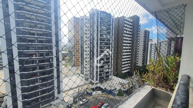 ITAIGARA, Salvador. Maravilhoso apartamento (andar alto) em condomínio, 2 quartos sendo 1 suíte e 1 dependência. São 80m². R$860.000,00. Agende sua visita.