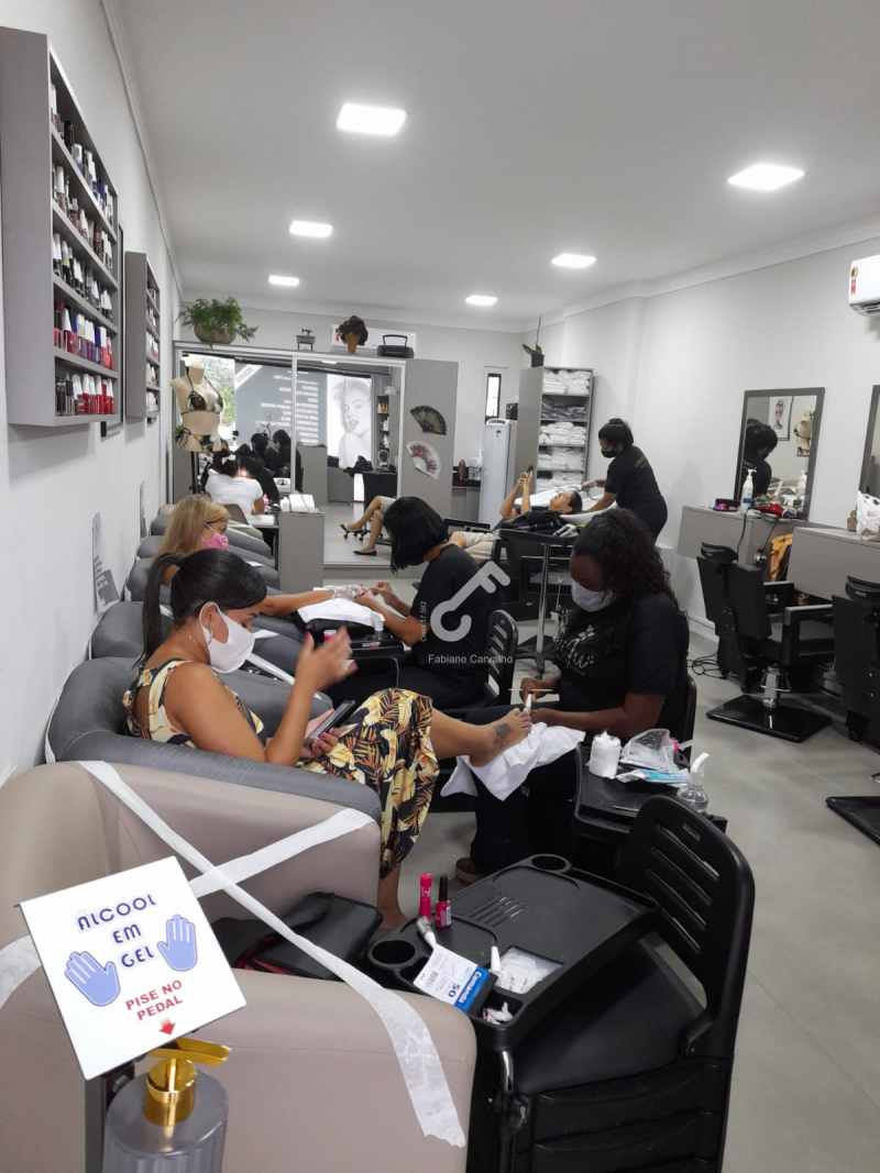 MIRAGEM, Passo Salão de Beleza completo (PORTEIRA FECHADA) em funcionamento, shopping com estacionamento gratuito. R$140.000,00. Agende sua visita.