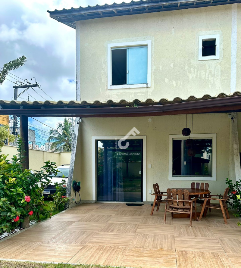 ESTRADA DO COCO, Abrantes. Duplex em condomínio fechado com 2 suítes superiores, 72,31m² de área total. R$410.000,00. Agende sua visita.